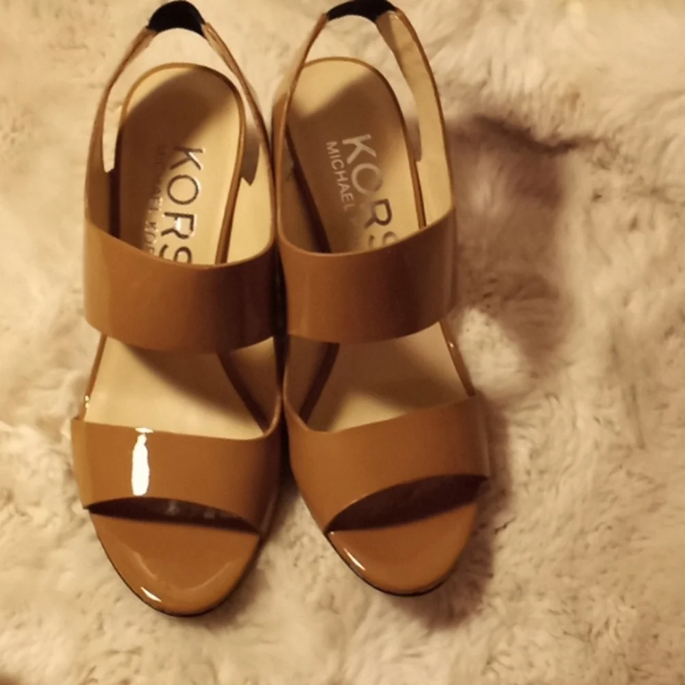 Michael Kors sandals - Picture 1 of 3